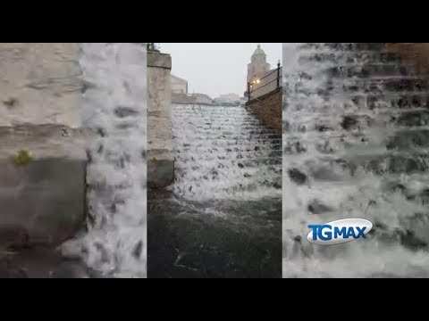 Lanciano allagata dal temporale del pomeriggio: strade chiuse, asfalti divelti, evacuato centro commerciale