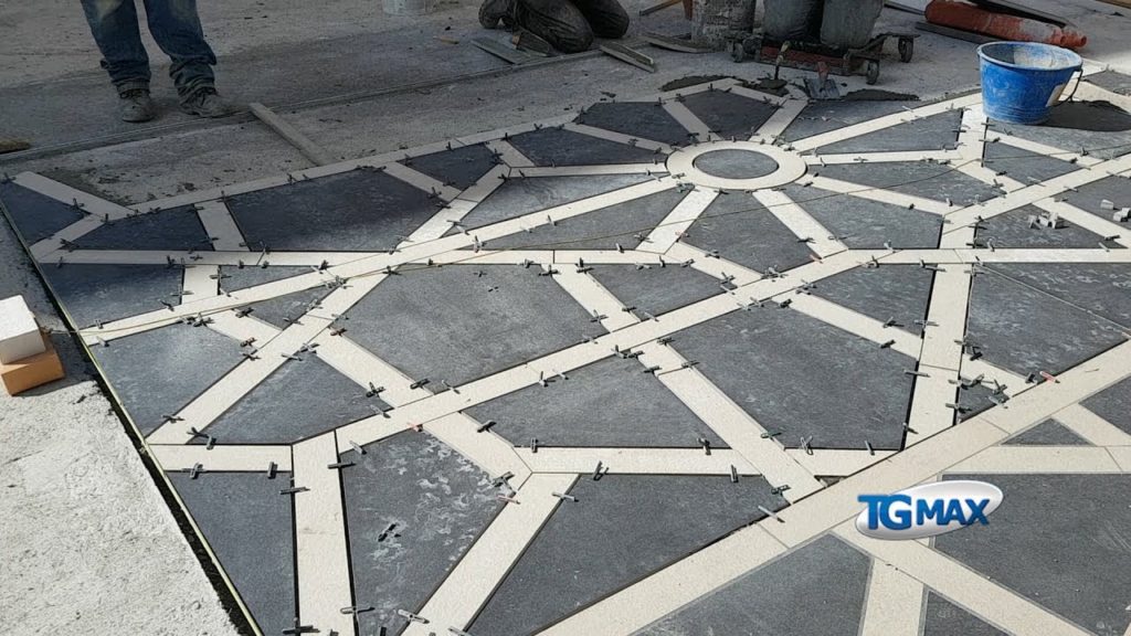 Lanciano: iniziata la posa della nuova pavimentazione nel tratto lungo i portici comunali
