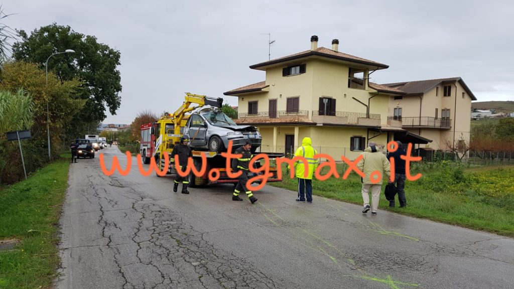 Incidente mortale ad Atessa, sbanda e finisce contro un recinto