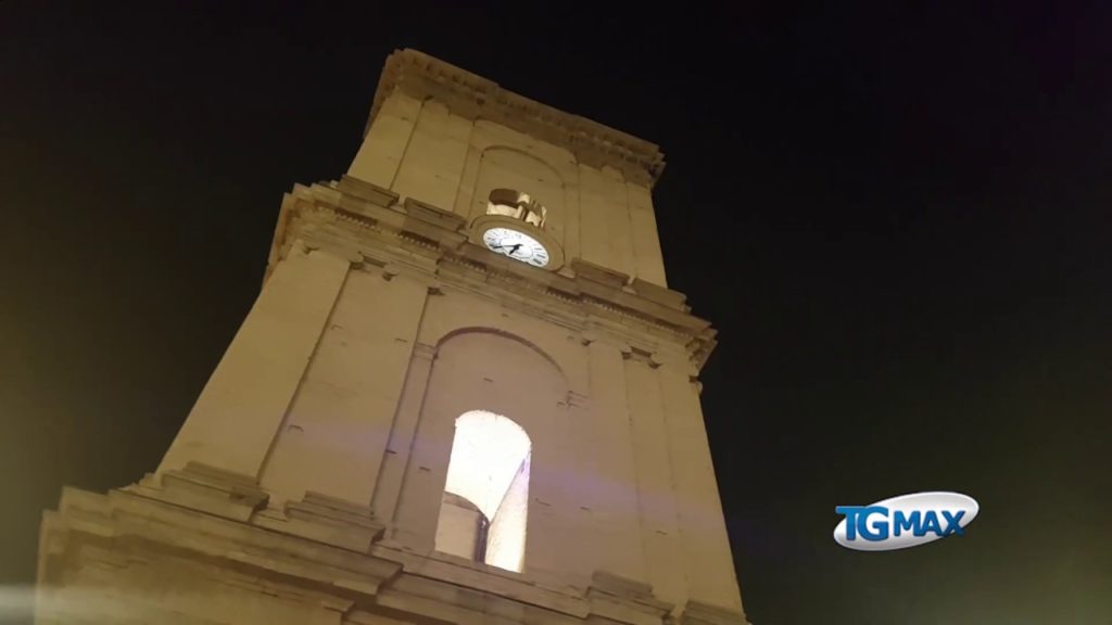 Lanciano celebra la Squilla in piazza Plebiscito, avvolta nella nebbia