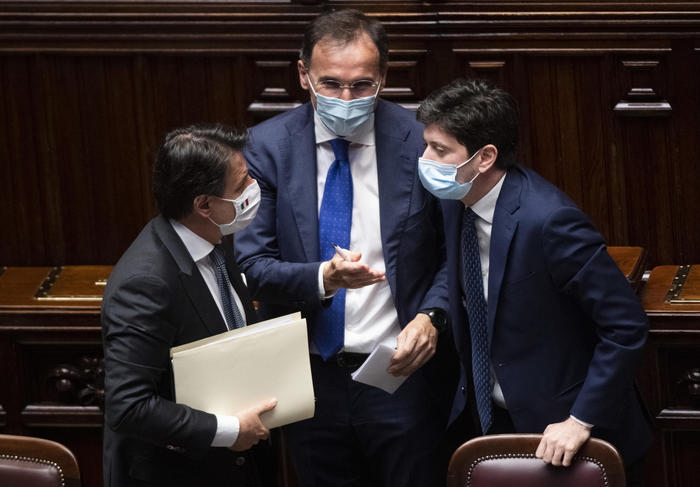 Coronavirus: curva epidemia terrificante, 48 ore per decidere sul lockdown