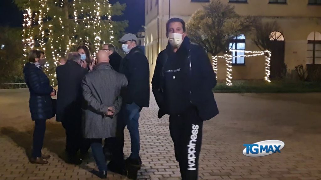 Lanciano: un albero di Natale “vero” in piazza Pace, lo accendono i commercianti