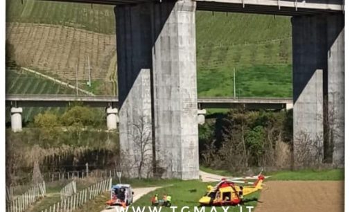 San Vito: cade dal ponteggio sotto il viadotto A14, ricoverato con elisoccorso