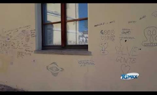 Lanciano, vandali in centro imbrattano i muri di Palazzo degli studi