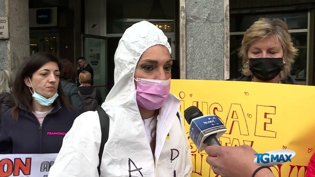 Licenziati per mail: la protesta degli operatori socio sanitari di Lanciano, Vasto e Chieti