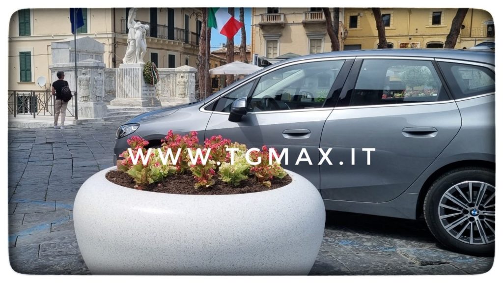 Lanciano: sosta selvaggia al monumento restaurato