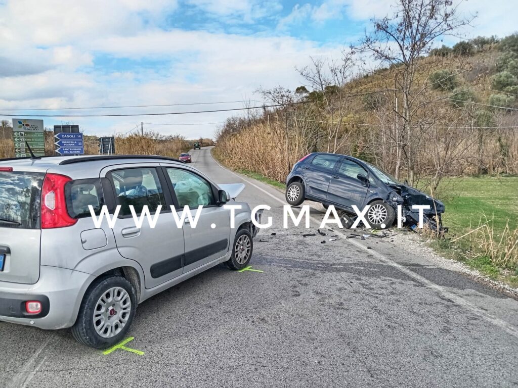 Lanciano: incidente frontale, 3 feriti