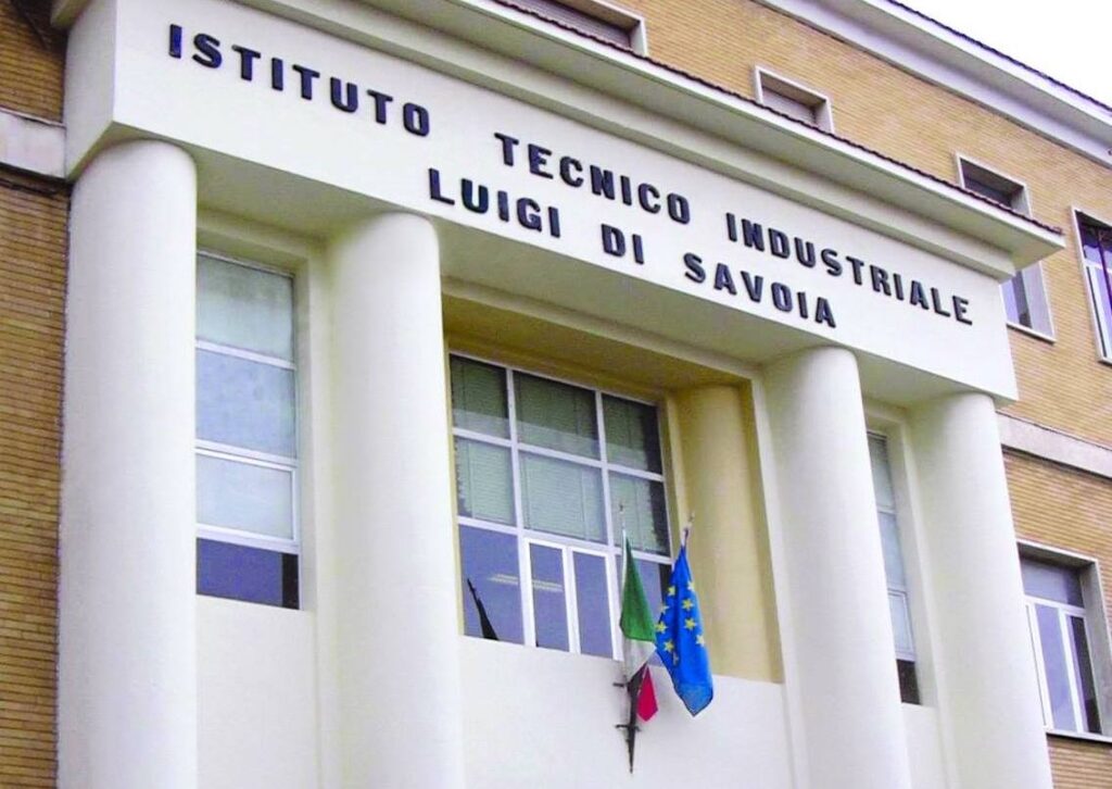 Chieti: studente aggredito in classe, finisce in ospedale