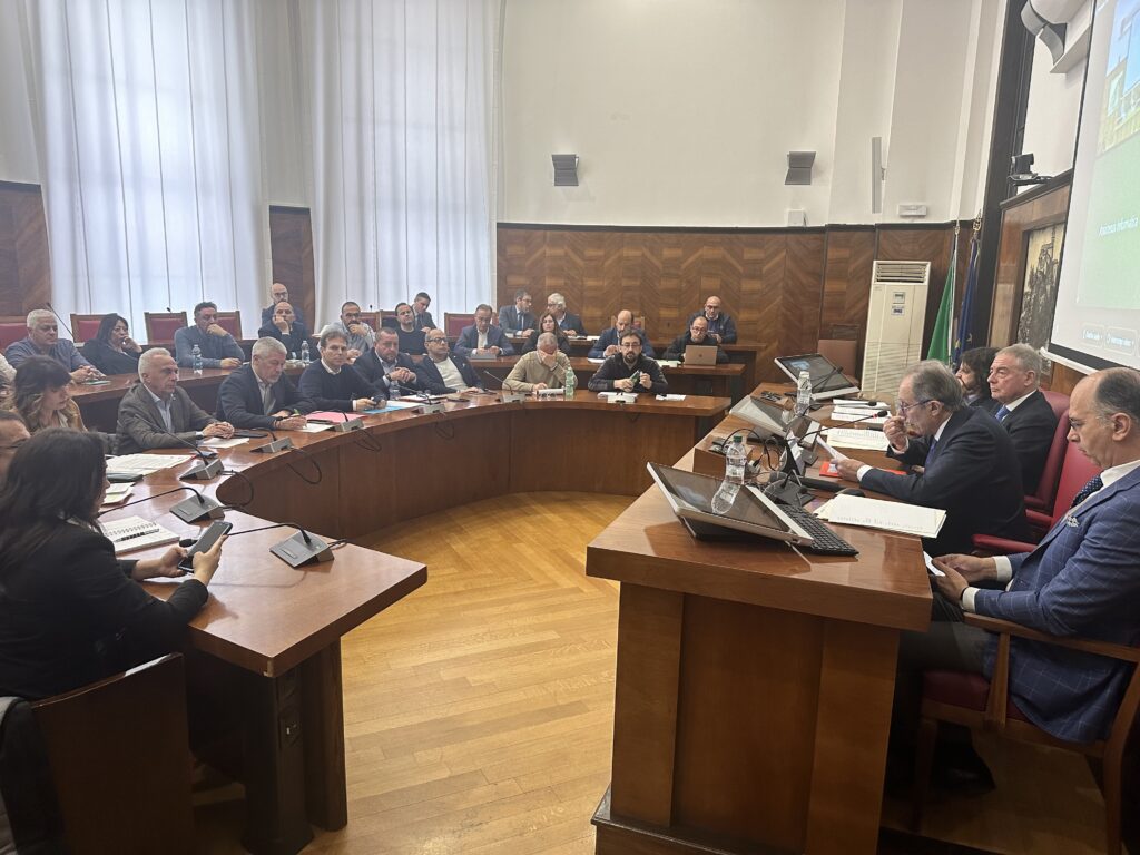Tavolo Mimit: Stellantis conferma i 5 modelli elettrici a Melfi, giovedì toccherà ad Atessa