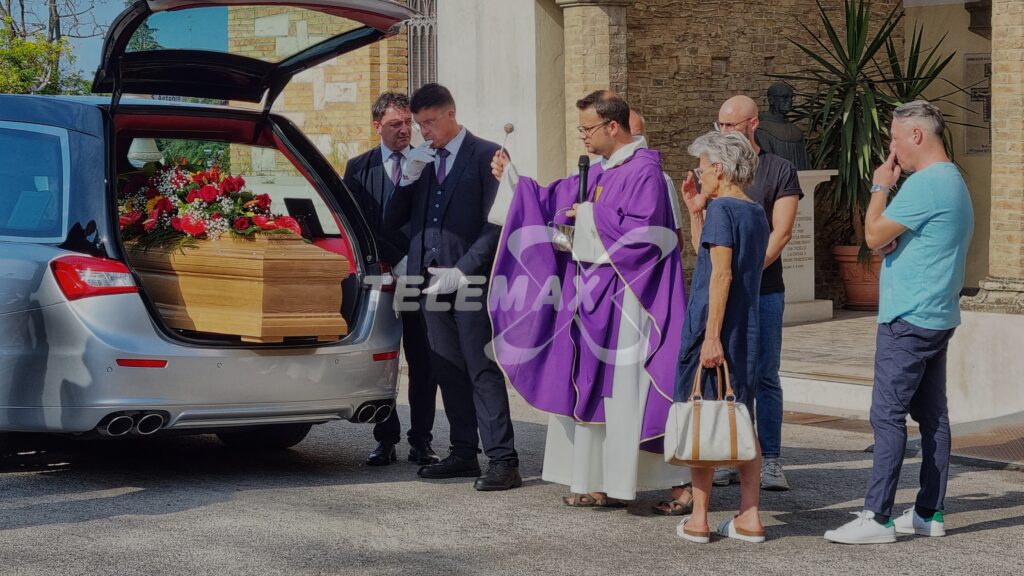 Lanciano, celebrati i funerali di Valerio Fasoli