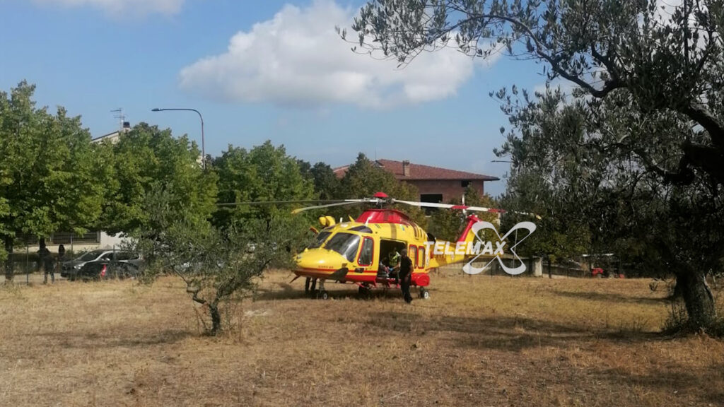 Paglieta: trattore si sfrena e lo investe, ricoverato in elisoccorso