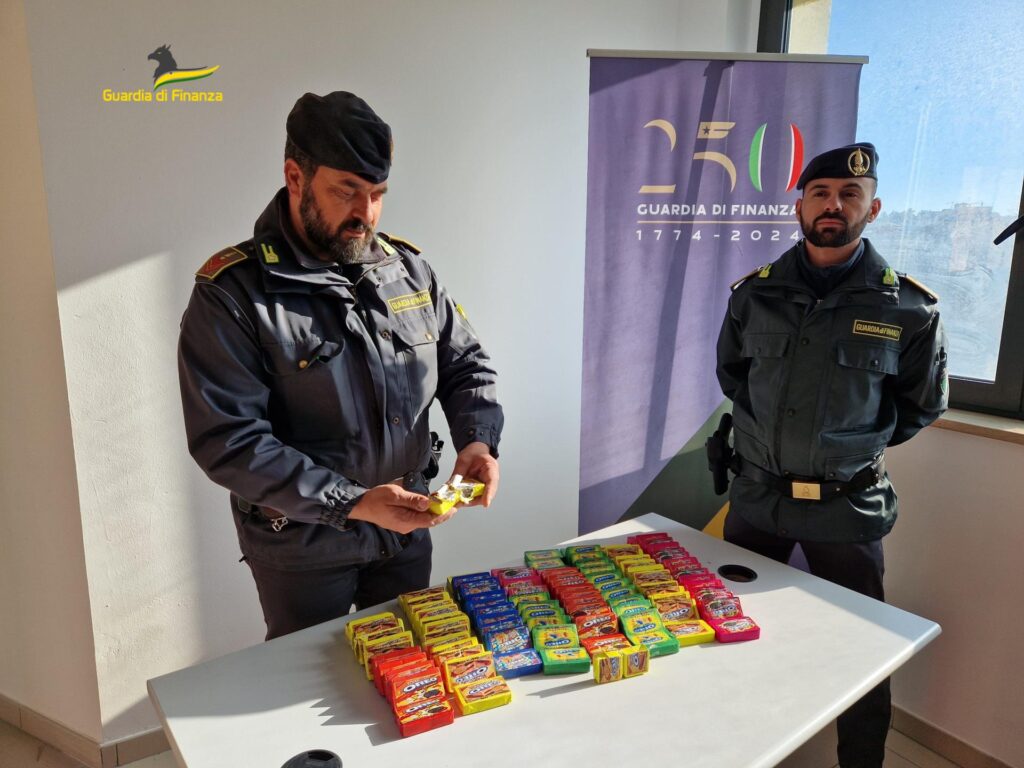 L’Aquila, 11 kg di hashish in un pacco senza destinatario