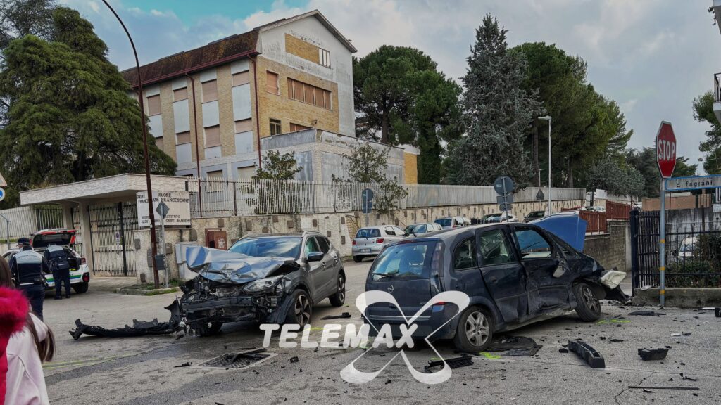 Incidente a Lanciano, coinvolte due auto
