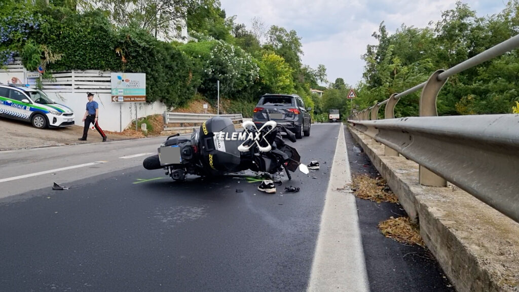 Rocca San Giovanni: tamponamento sulla Statale 16, motociclista ricoverato in elisoccorso