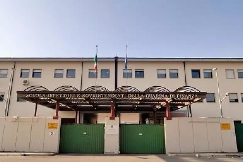 L’Aquila: lutto alla scuola Gdf, annullata la festa di fine corso