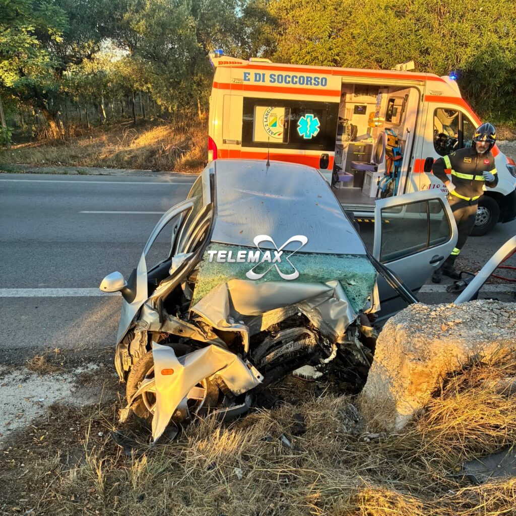 Ortona: sbanda contro un muro in cemento e muore sul colpo