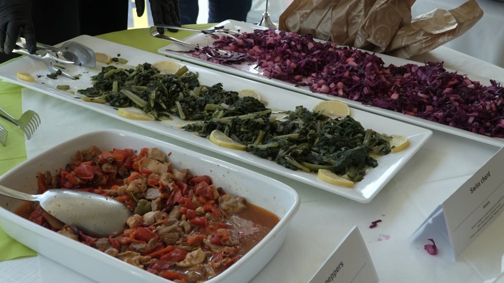 Vassoi di verdure e prodotti tipici abruzzesi serviti da CIA agli ospiti del Prix Italia
