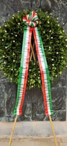 Corona d’alloro con nastro tricolore della città di Lanciano per gli Eroi Ottobrini