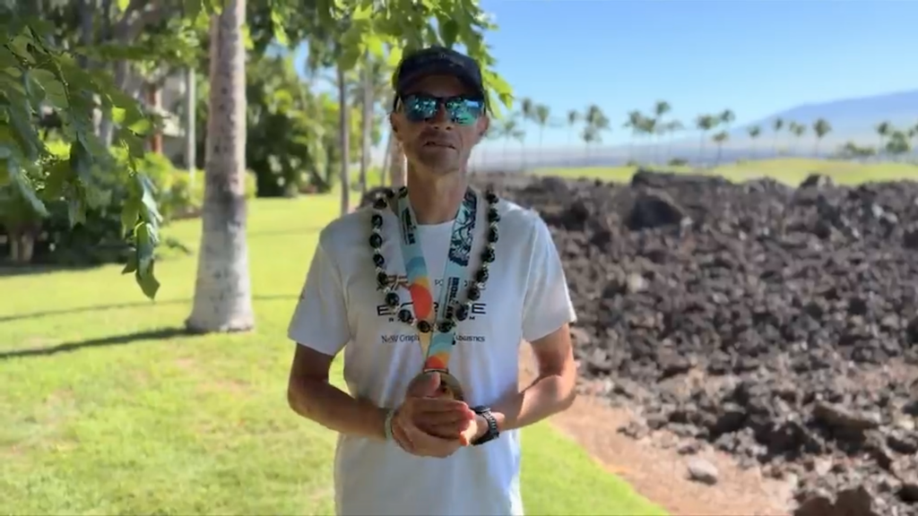 Ironman 2026, il lancianese Paolo Rapino va fino in fondo a Kona Paolo Rapino con la medaglia di finisher dell'Ironman World Championship 2026 a Kona, alle Hawaii